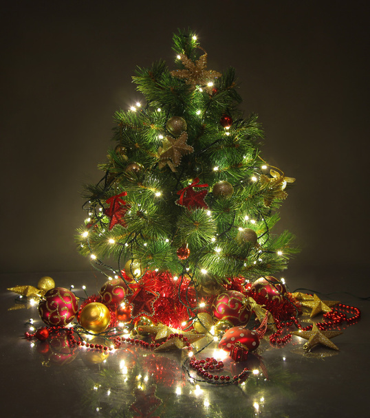 árvore ornamentada
 - Foto, Imagem