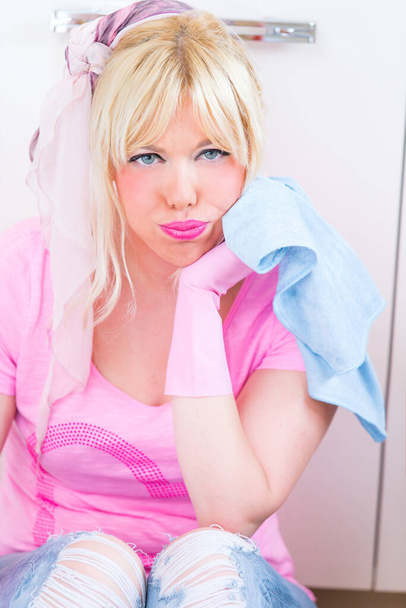 Beautiful woman at the cleaning - 写真・画像