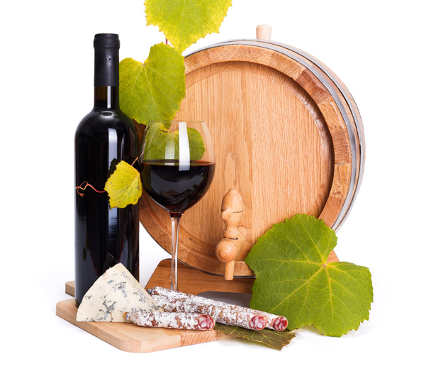 Red wine with cheese snack and little barrel - Fotografie, Obrázek
