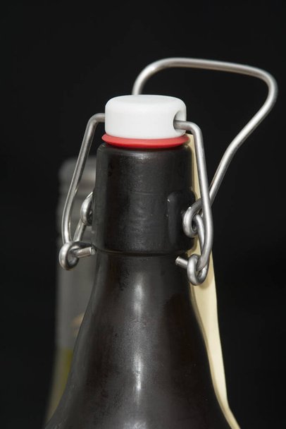 ironing bottle with beer - Zdjęcie, obraz