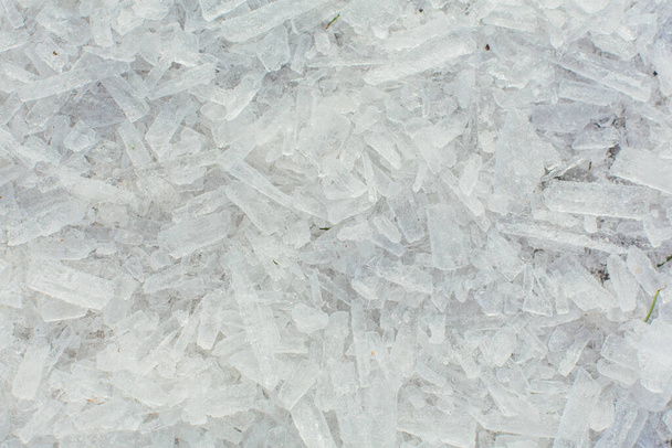 İnanılmaz soyut buz kristalleri dokusu. Eriyen buzu temizle. - Fotoğraf, Görsel
