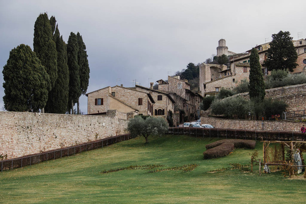 Assisi straat, een Italiaanse toeristische bestemming in Toscane - Foto, afbeelding