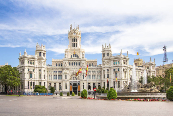 Palacio de Comunicaciones a Madrid, Spagna
 - Foto, immagini