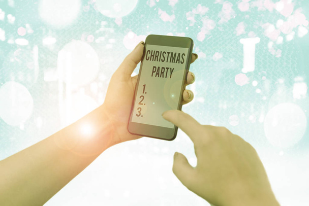 Wortschreiben Text Weihnachtsfeier. Business-Foto zeigt jährliches Festival zum Gedenken an die Geburt Jesu Christi - Foto, Bild