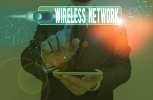 Texto para escrita de palavras Wireless Network. Foto de negócios mostrando rede de computadores que usa conexões de dados sem fio
 - Foto, Imagem