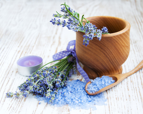 Mortar and pestle with lavender - Foto, imagen