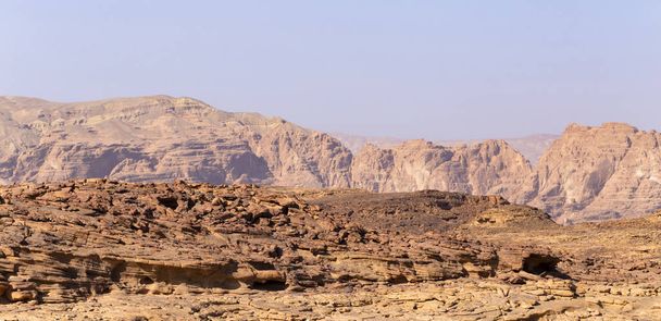 Кольоровий каньйон - це кам'яна формація на Синайському півострові. Події Нувейби (Єгипет).. - Фото, зображення