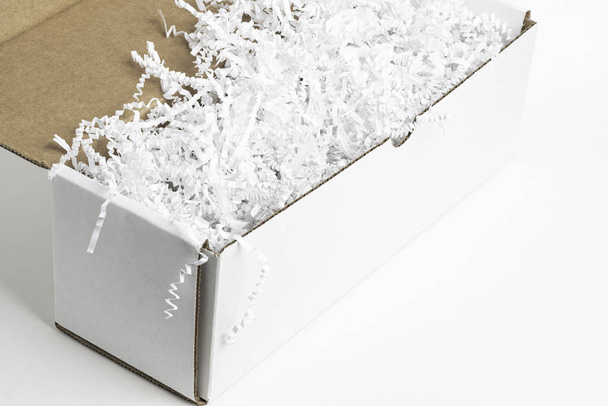 Γενικό ανοιχτό λευκό κουτί συσκευασίας - Φωτογραφία, εικόνα