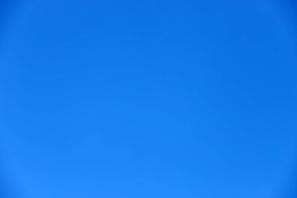 Fondo de cielo azul profundo. Cielo azul sin nubes
 - Foto, Imagen