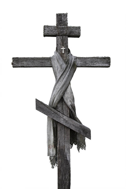 Vieille croix en bois sur un fond isolé. Image verticale
. - Photo, image