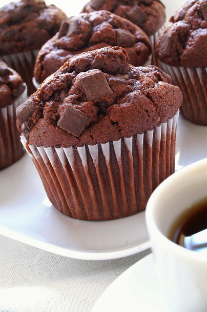 Suuret paistetut makeat muffinit
 - Valokuva, kuva