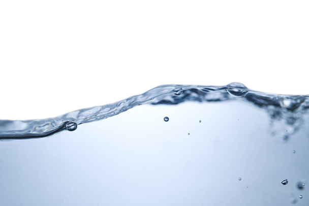Salpicadura de agua con burbujas de aire, ola de agua
 - Foto, Imagen