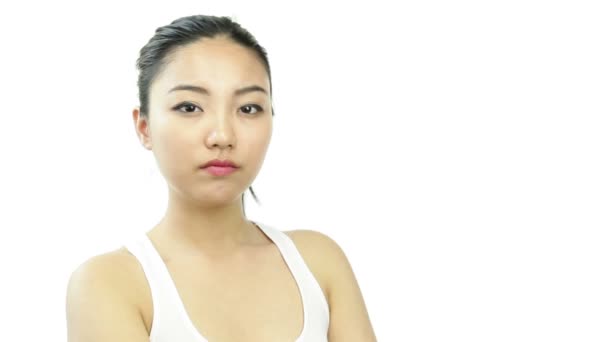 atrakcyjny azjatycki myśli dziewczyna - Materiał filmowy, wideo