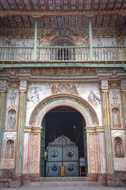 Außenfassade der barocken Kirche von Andahuaylillas. Cusco, Peru - Foto, Bild