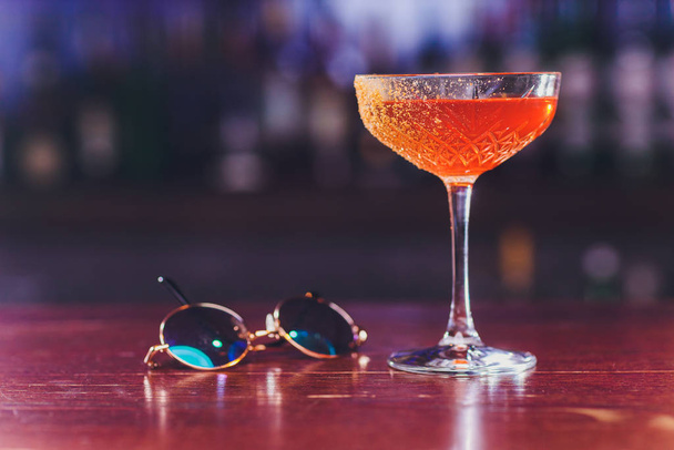 margarita cocktail drink closeup served cold in bar and casino. - Fotografie, Obrázek