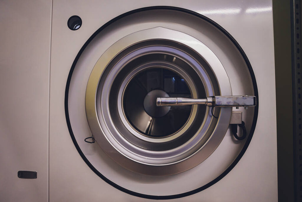 Washing machine in dry cleaning close-up dry cleaning. - Valokuva, kuva