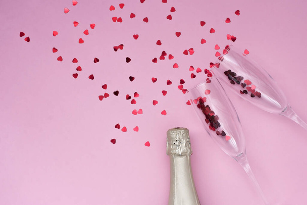 Pair glass of champagne with bottle on holiday background - Valokuva, kuva