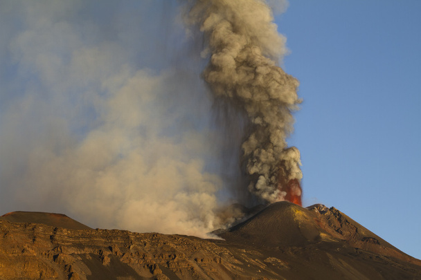 Ceniza volcánica
 - Foto, Imagen