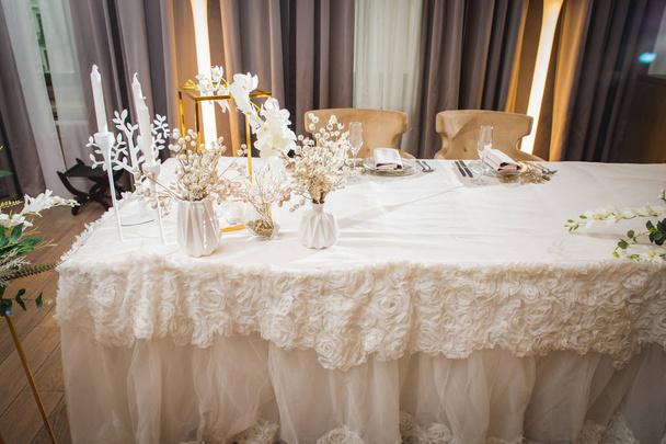Wedding table. Table in the restaurant, serving - Φωτογραφία, εικόνα