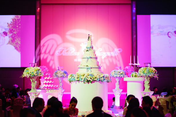 svatební dort a květiny - Fotografie, Obrázek