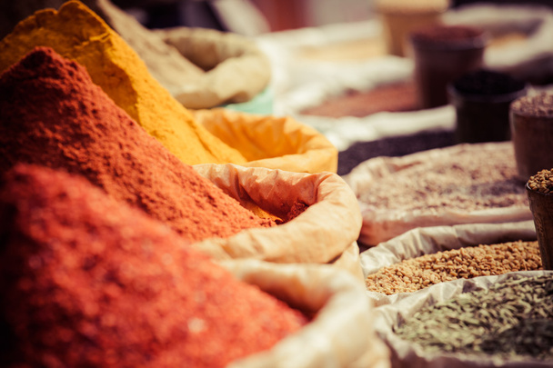 hagyományos fűszerek-piaci Indiában. - Fotó, kép