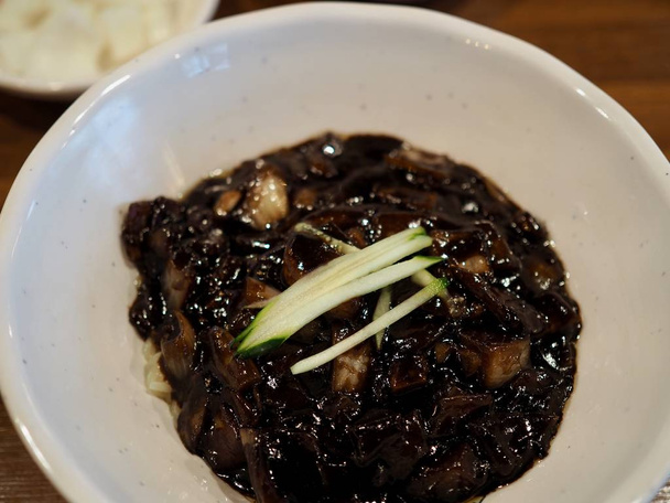 Comida coreana Frutos do mar jajangmyeon, Molho de soja preto - Foto, Imagem