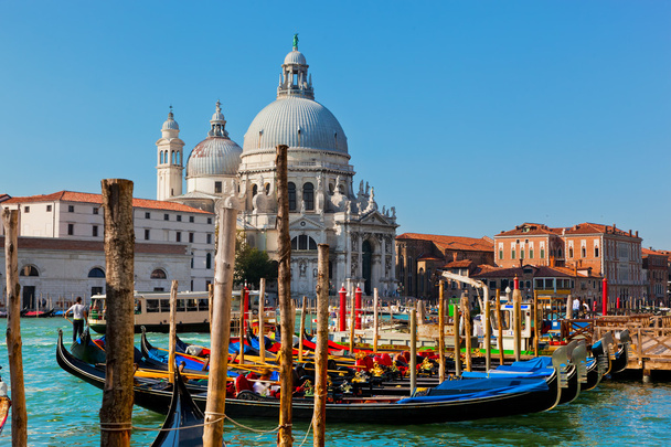Venecia, Italia. Basílica de Santa Maria della Salute y Gran Canal
 - Foto, imagen
