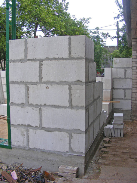 Blocchi di cemento grigio / bianco / blocco di brezza / costruzione di garage
 - Foto, immagini