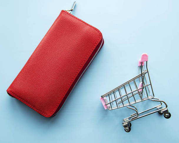 Červená kožená peněženka ženy - Fotografie, Obrázek