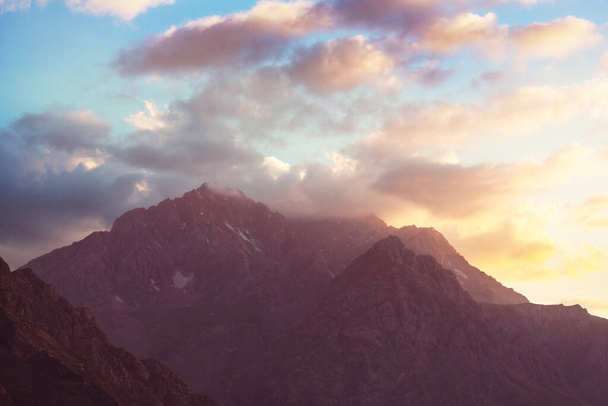 Прекрасний краєвид гір Фанс (Таджикистан). - Фото, зображення