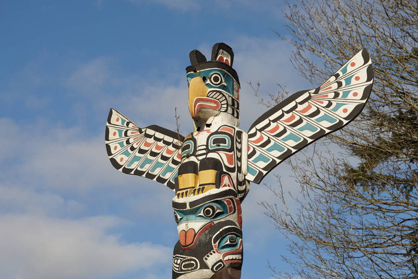 Una collezione di totem da Stanley Park
 - Foto, immagini