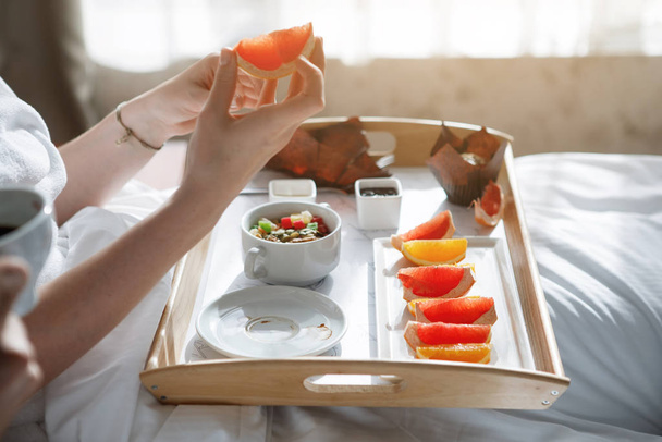 Tray with breakfast in bed. - Zdjęcie, obraz