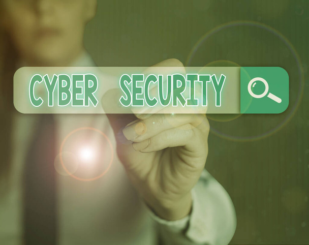 Szóírás szöveg Cyber Security. Üzleti fotó, amely bemutatja az internetkapcsolattal rendelkező rendszerek számítógépes támadásokkal szembeni védelmét - Fotó, kép