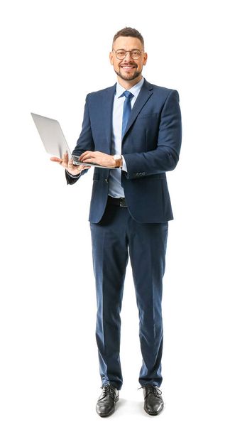 Retrato de hombre de negocios guapo con portátil sobre fondo blanco
 - Foto, Imagen