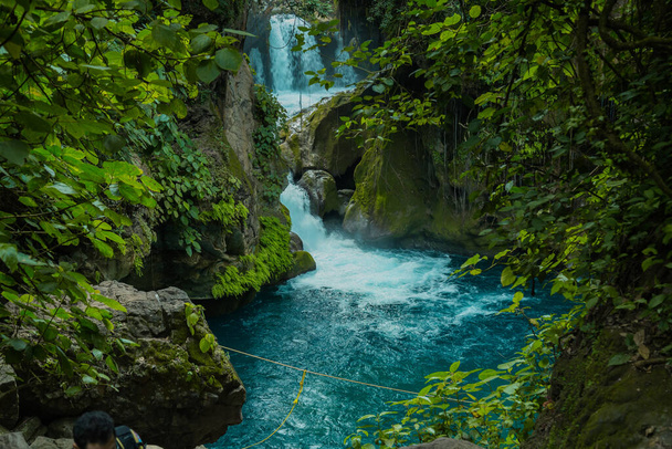 Bosque río piedras paisaje, hermosa vista panorámica del río en Puente de Dios y cascadas de Tamasopo san luis potosi mexico
 - Foto, Imagen