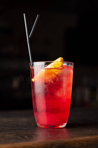 tasty cocktail in the bar, close up - Фото, зображення