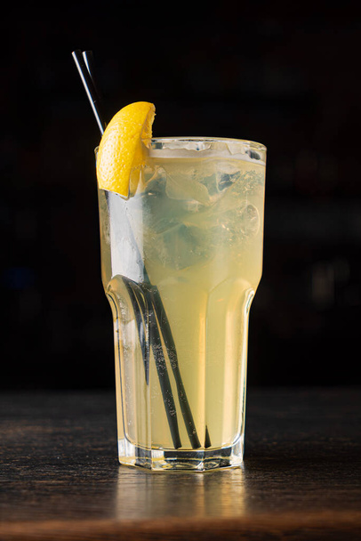 tasty cocktail in the bar, close up - Foto, Imagem