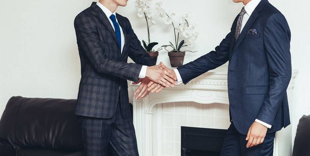 handshake business people in the meeting room . - Foto, Imagem