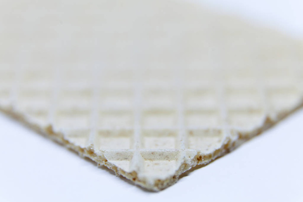 ένα απλό μπισκότο διαμάντι σε λευκό φόντο - Φωτογραφία, εικόνα