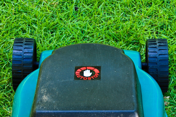 芝生の発動機 (上面、カット) - 写真・画像