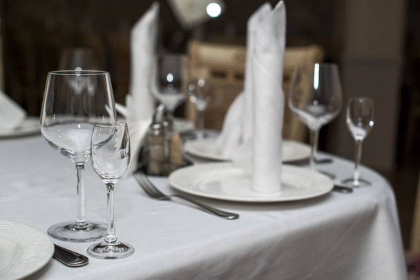 table setting in a restaurant - Foto, afbeelding