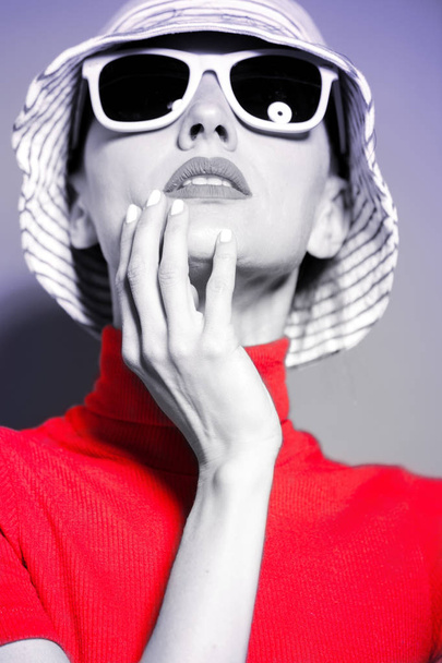 Fashion woman portrait in red clothes closeup - Фото, зображення