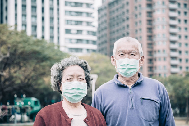 senior couple  wear with protective face mask - Foto, Bild