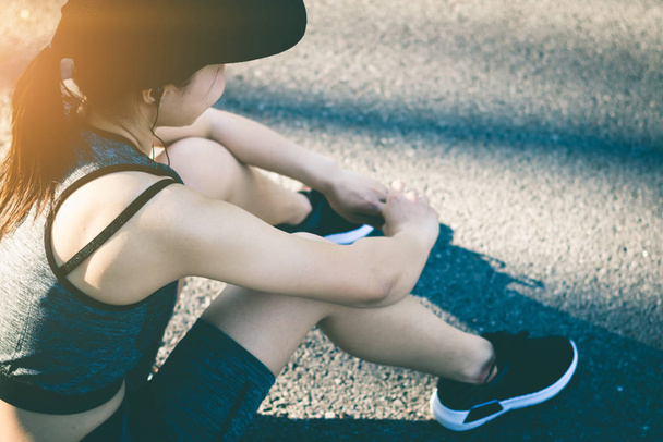 Young women stops resting after running. - Foto, imagen