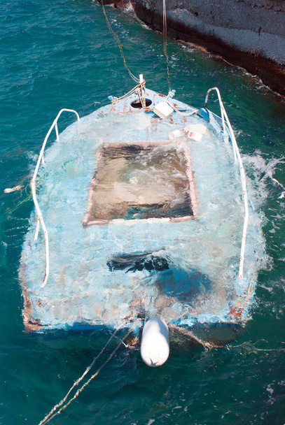 レフカダ島の伝統的な漁船 - 写真・画像