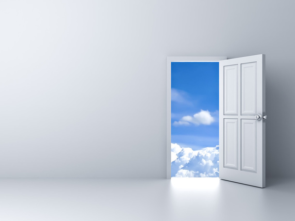 Porte ouverte sur ciel bleu avec mur blanc vide
 - Photo, image