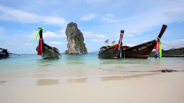 Playa de Koh Poda, Krabi, sur de Tailandia
 - Imágenes, Vídeo