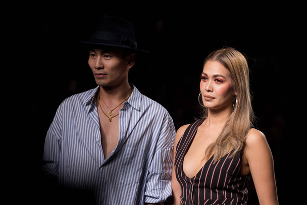 Pokaz mody z nowej kolekcji w Bangkok International Fashion  - Zdjęcie, obraz