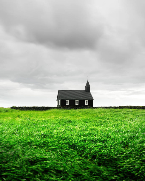 igreja preta de budir
 - Foto, Imagem