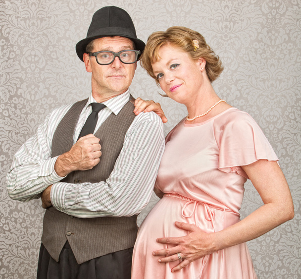 Smiling Retro Pregnant Couple - Valokuva, kuva